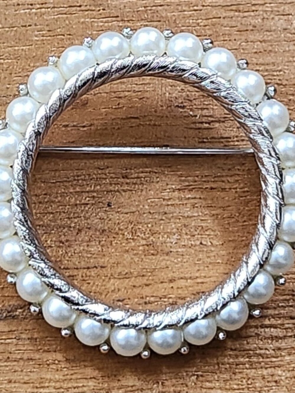 Vtg Trifari Crown Faux Pearls Silver Tone Round Wreath Brooch Pin Signed 1.5”
